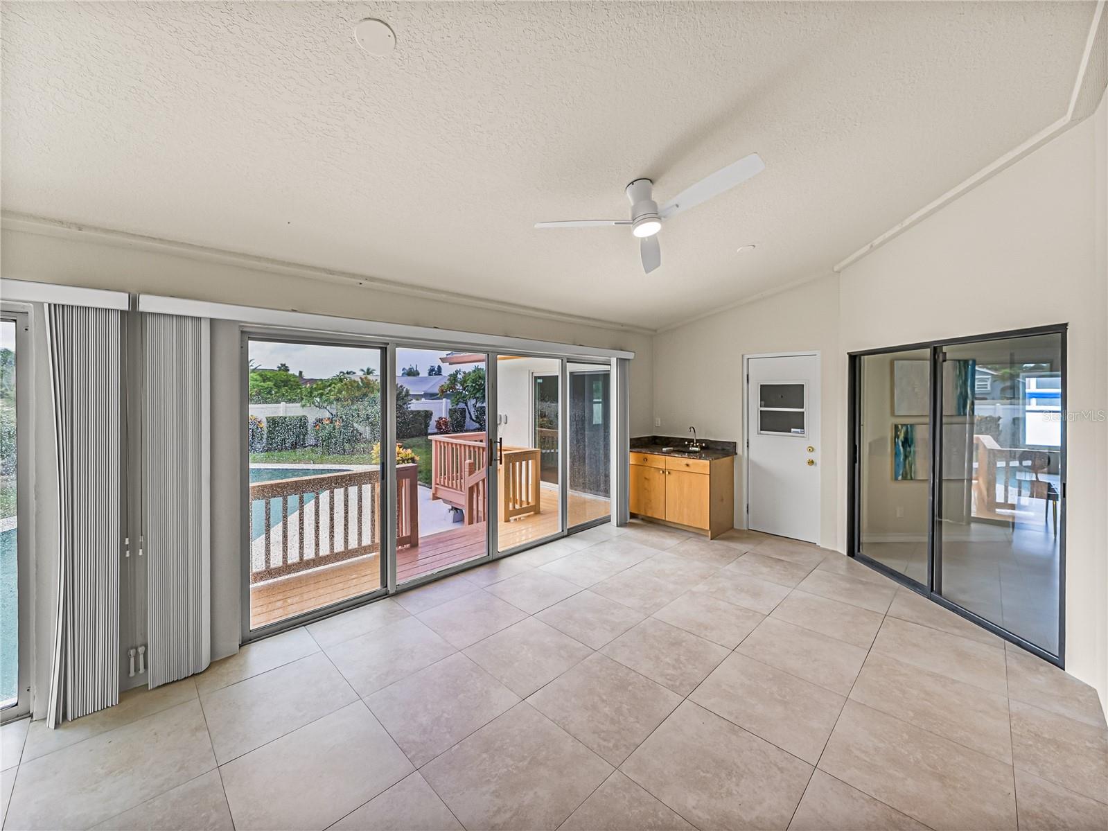 TIERRA VERDE UNIT 1 - Residential