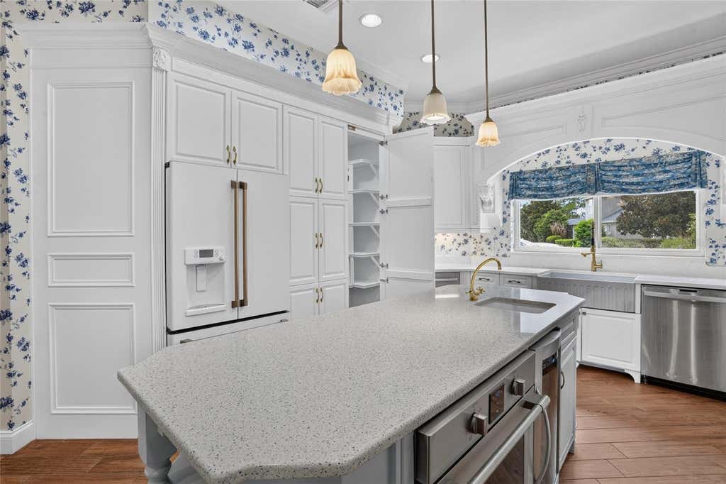 Photo of 9480 Waterford Oaks Drive, Winter Haven, FL 33884 (MLS # L4960912)