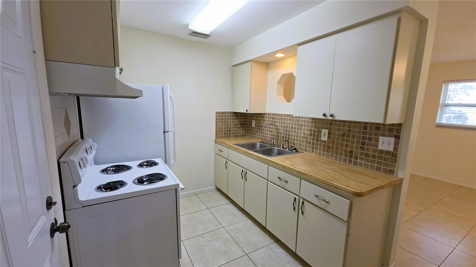 3445 LUCERNE TERRACE, PORT CHARLOTTE, FL, 33952 4 3445 LUCERNE TERRACE
