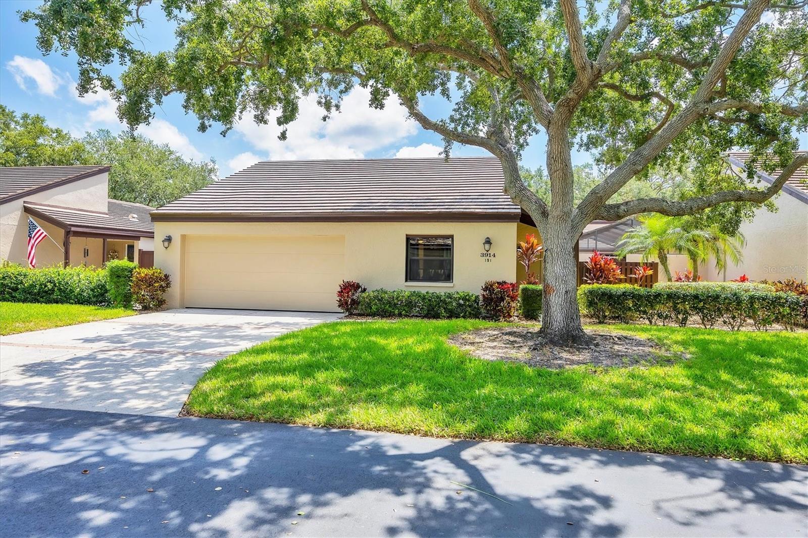 3914 GLEN OAKS MANOR DRIVE