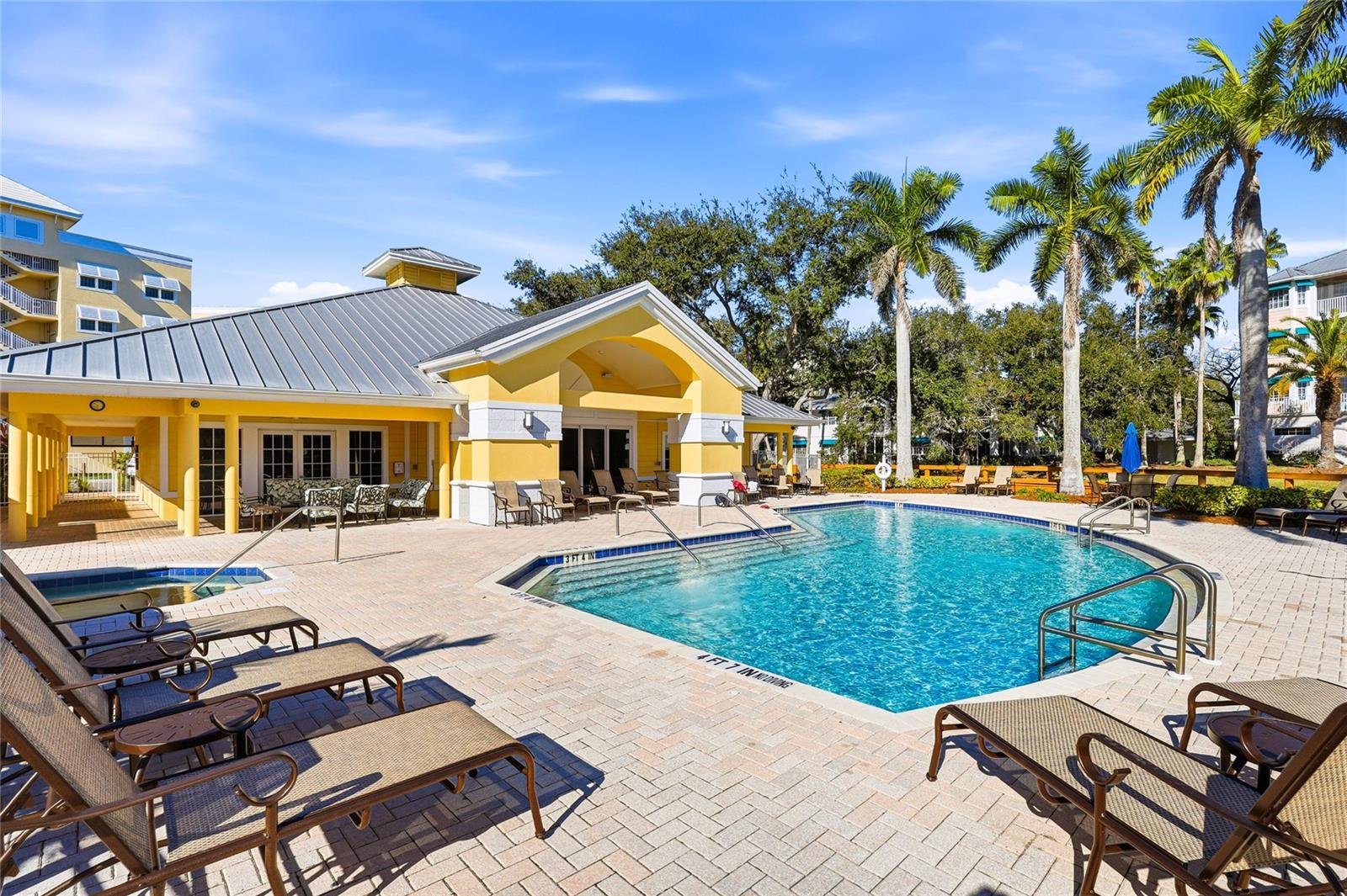 BAYPOINTE VISTA 1 - Residential