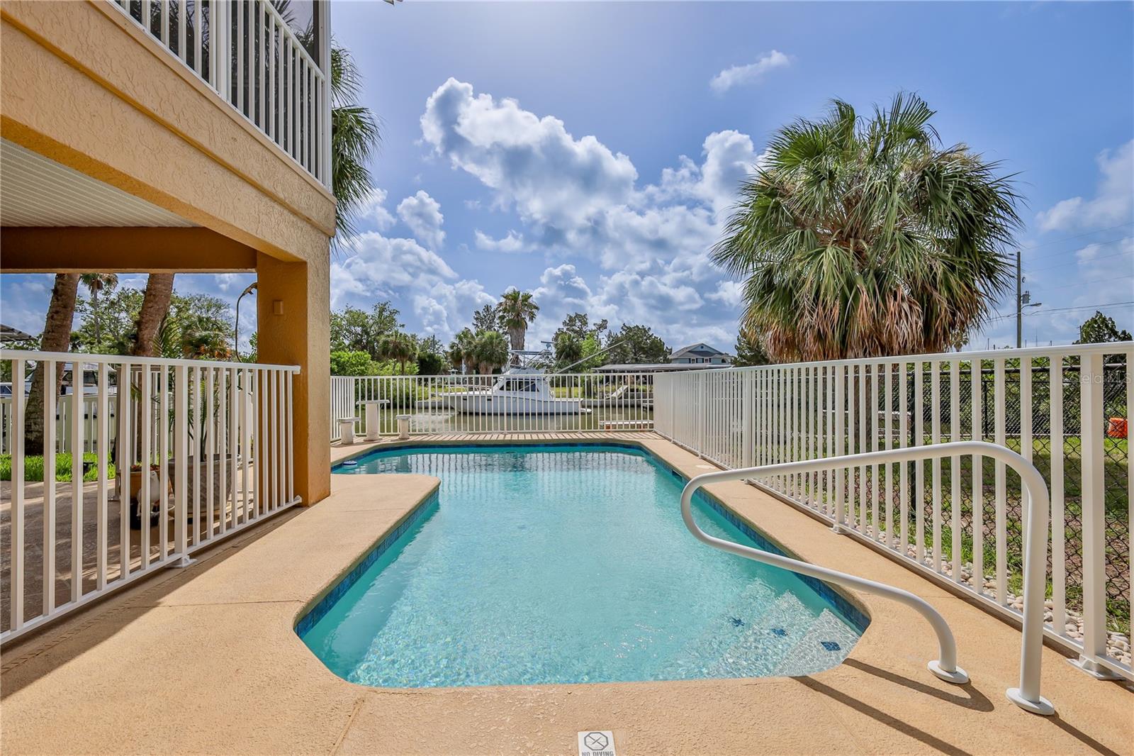 4460 FLOUNDER DRIVE