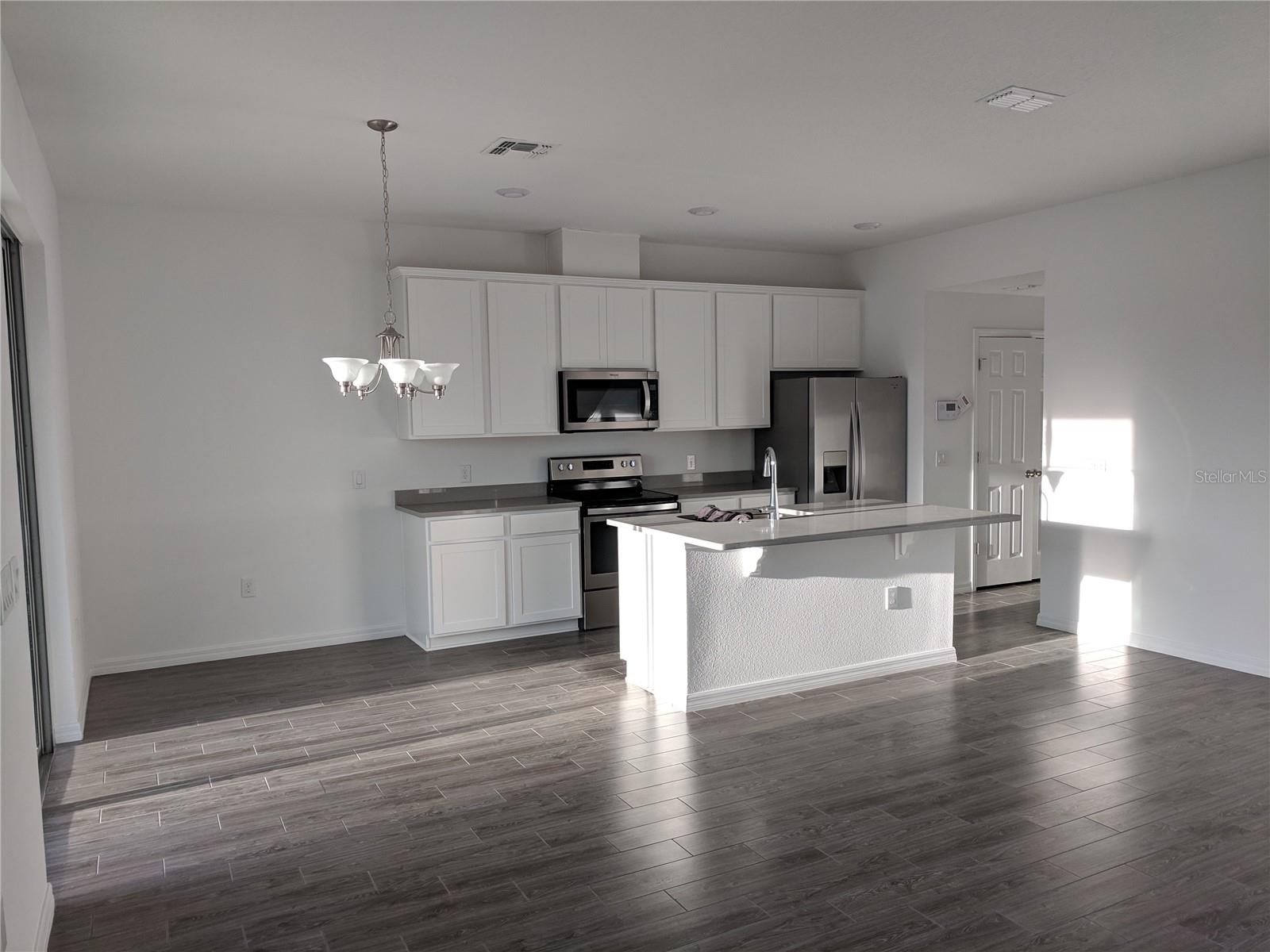 ARBORS/MDW WOODS - Residential Lease