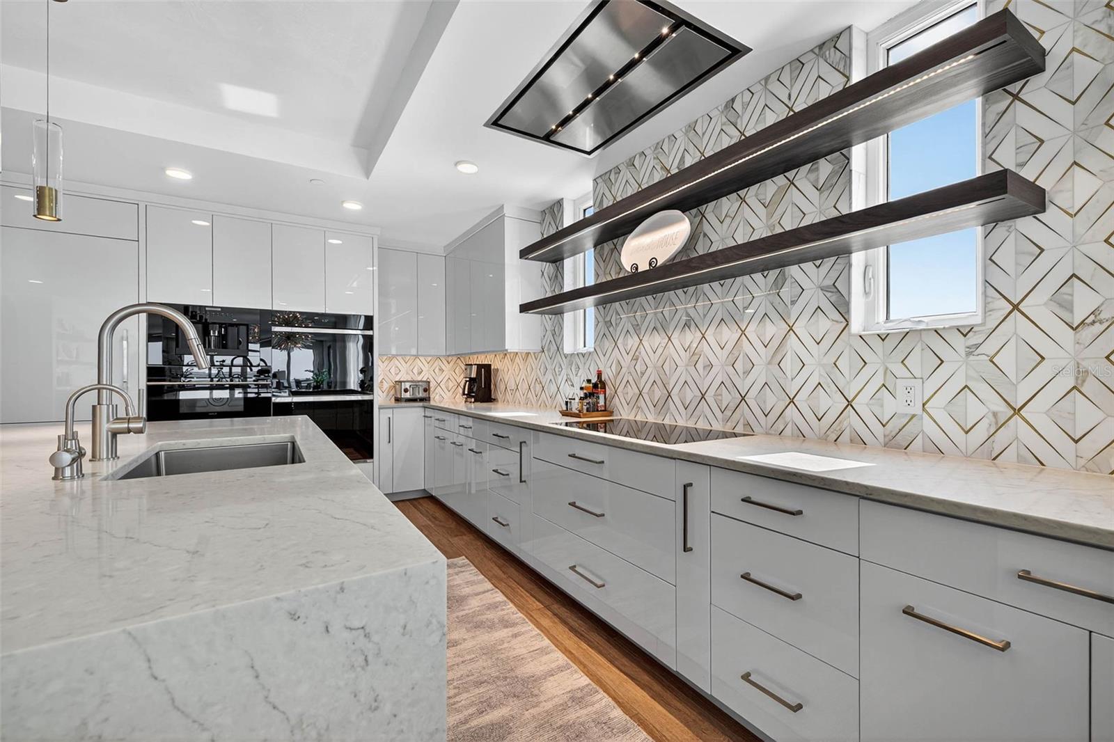 ONELLA CONDO - Residential