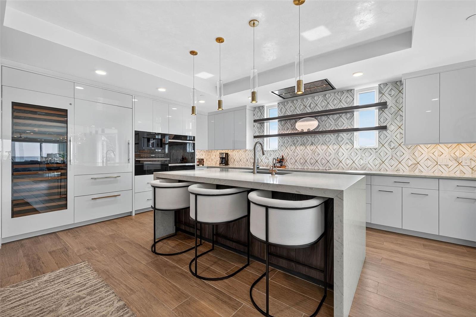 ONELLA CONDO - Residential