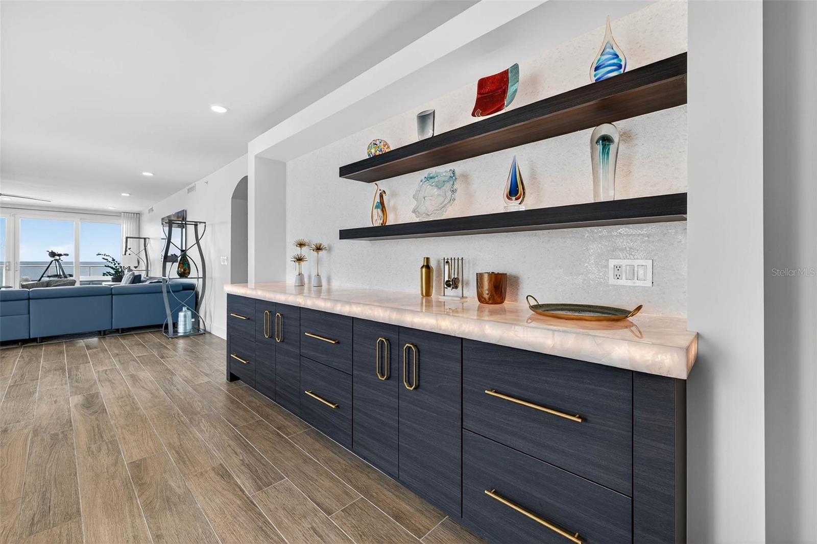 ONELLA CONDO - Residential