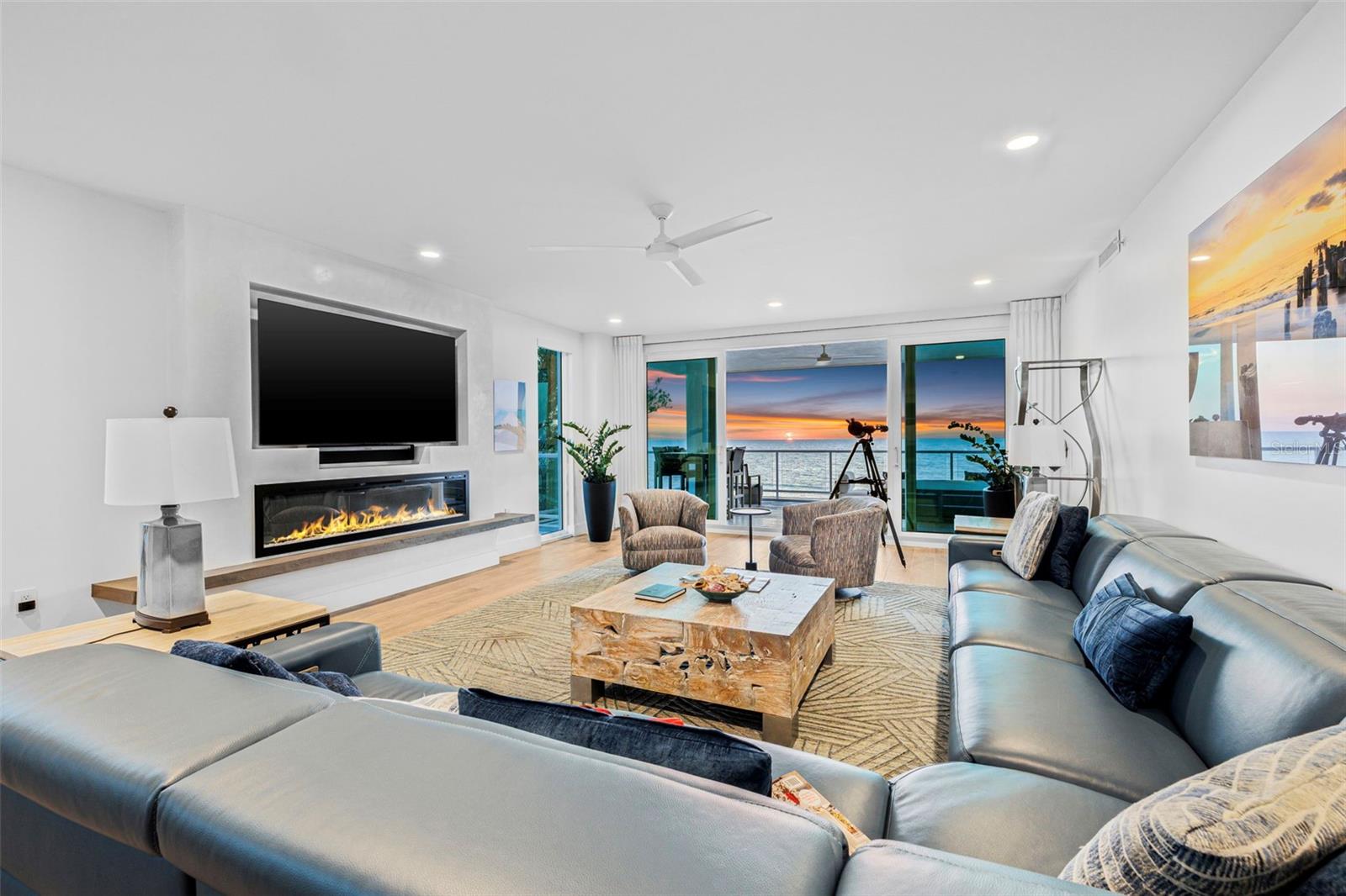 ONELLA CONDO - Residential