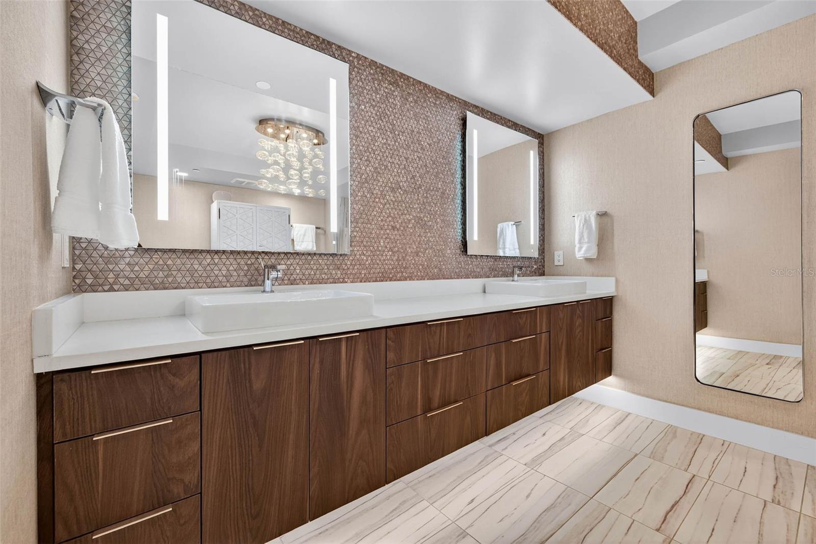 ONELLA CONDO - Residential