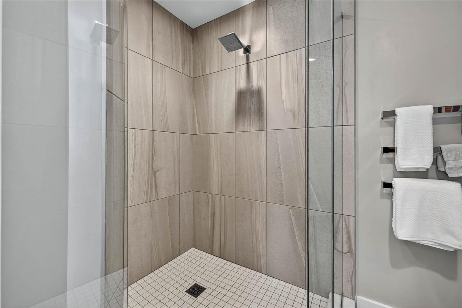 ONELLA CONDO - Residential