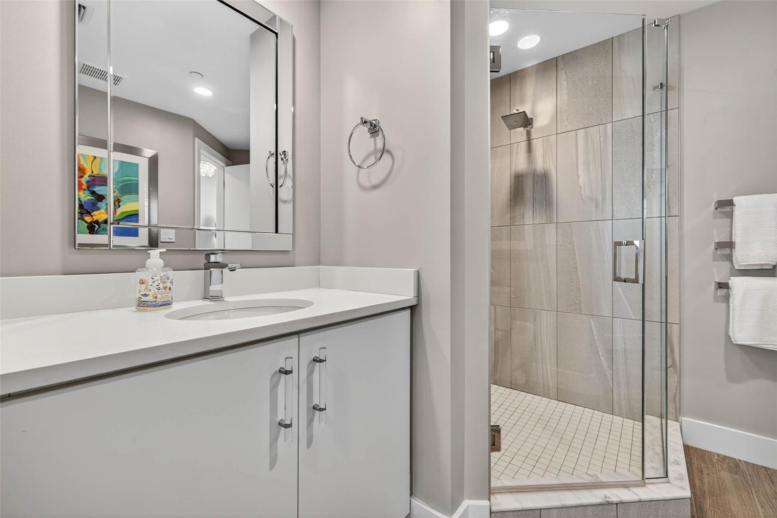 ONELLA CONDO - Residential