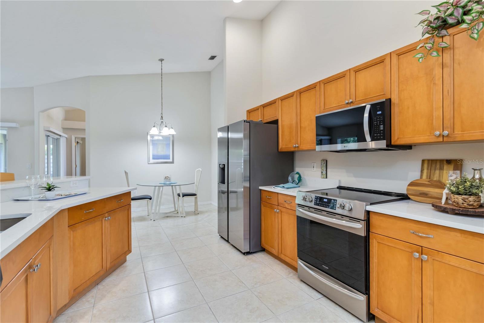 GROVE POINTE - Residential