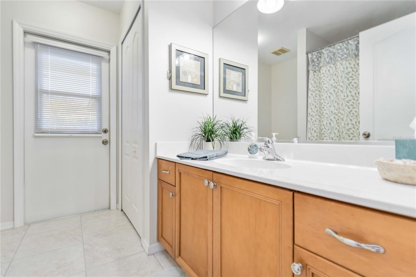 GROVE POINTE - Residential