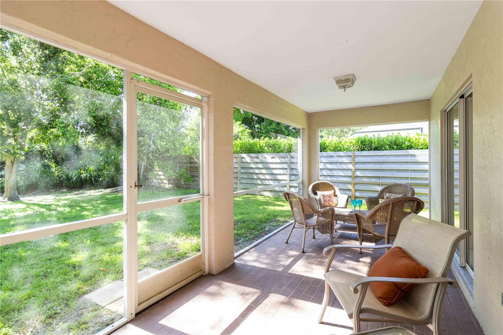 GROVE POINTE - Residential