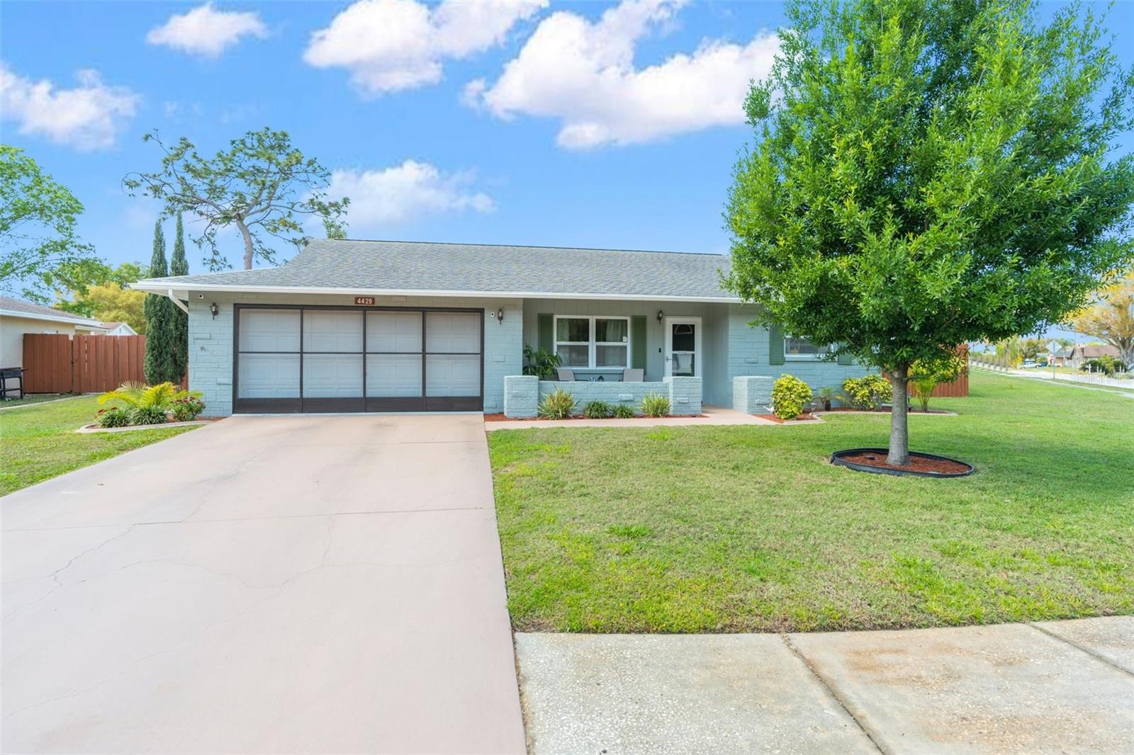 PARK LAKE ESTATES - Residential