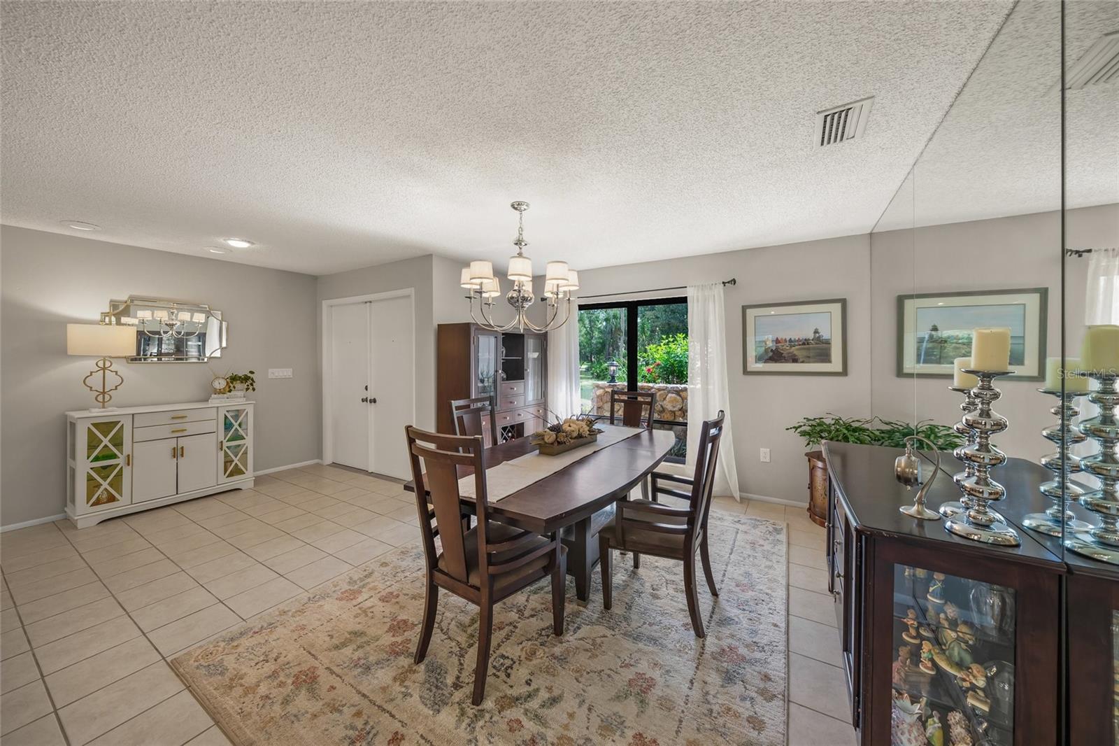 HIDDEN OAKS ESTATES - Residential