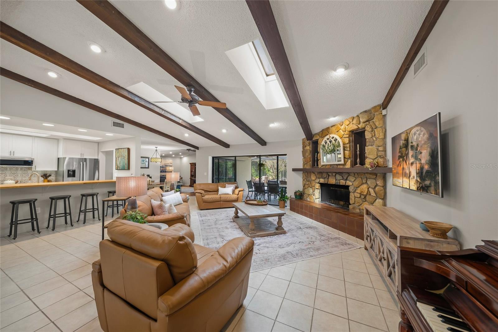HIDDEN OAKS ESTATES - Residential