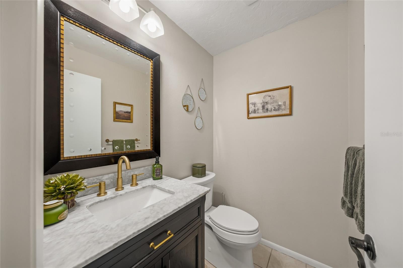 HIDDEN OAKS ESTATES - Residential