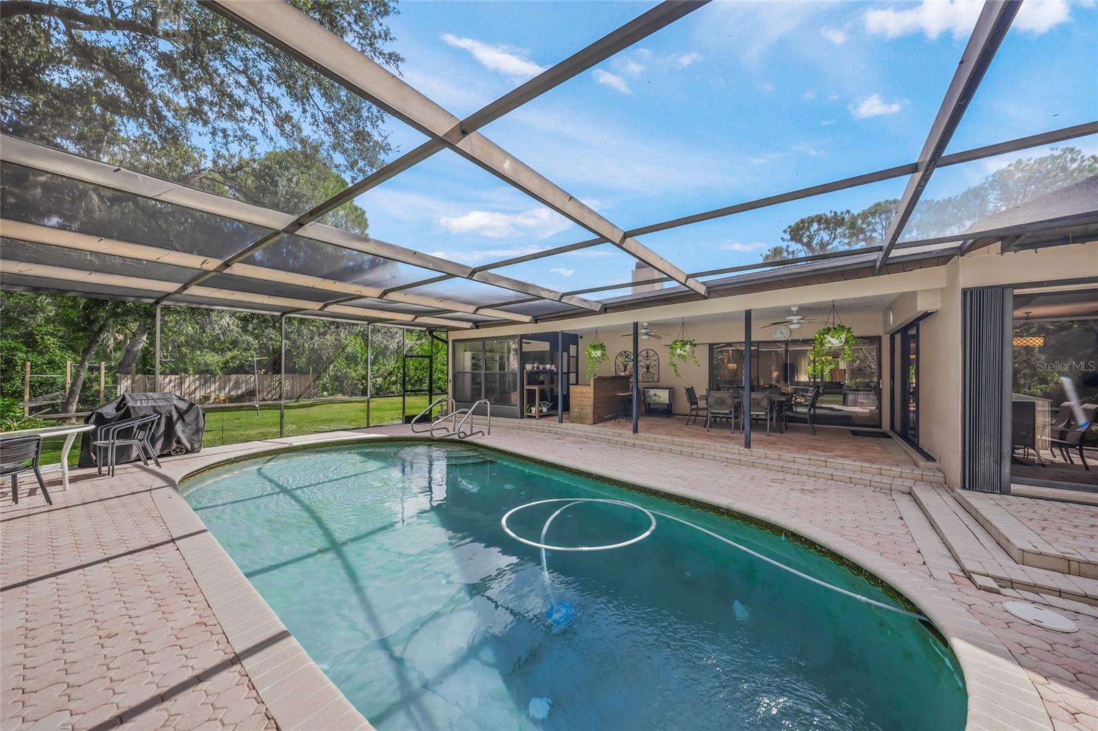 HIDDEN OAKS ESTATES - Residential