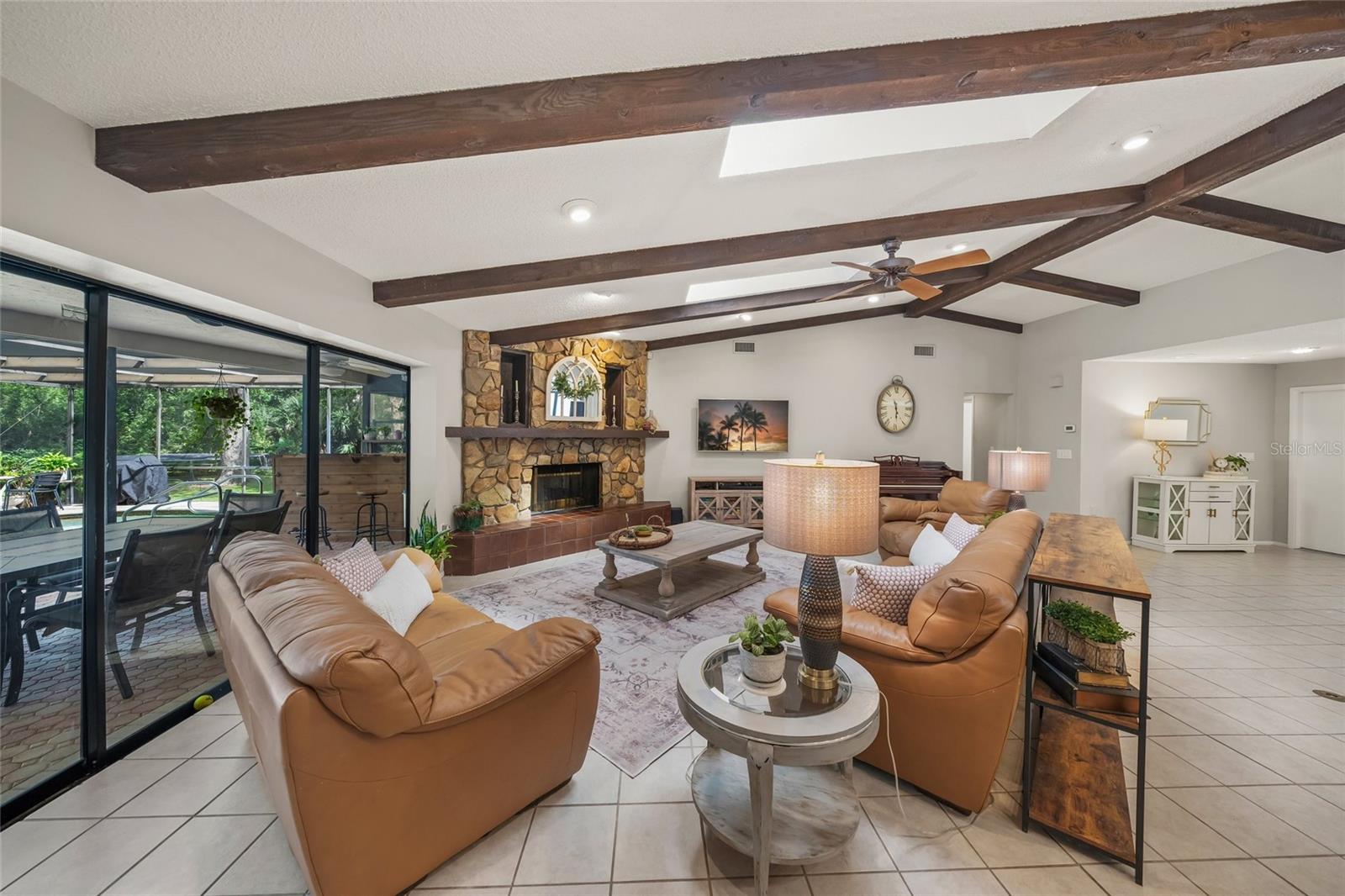 HIDDEN OAKS ESTATES - Residential