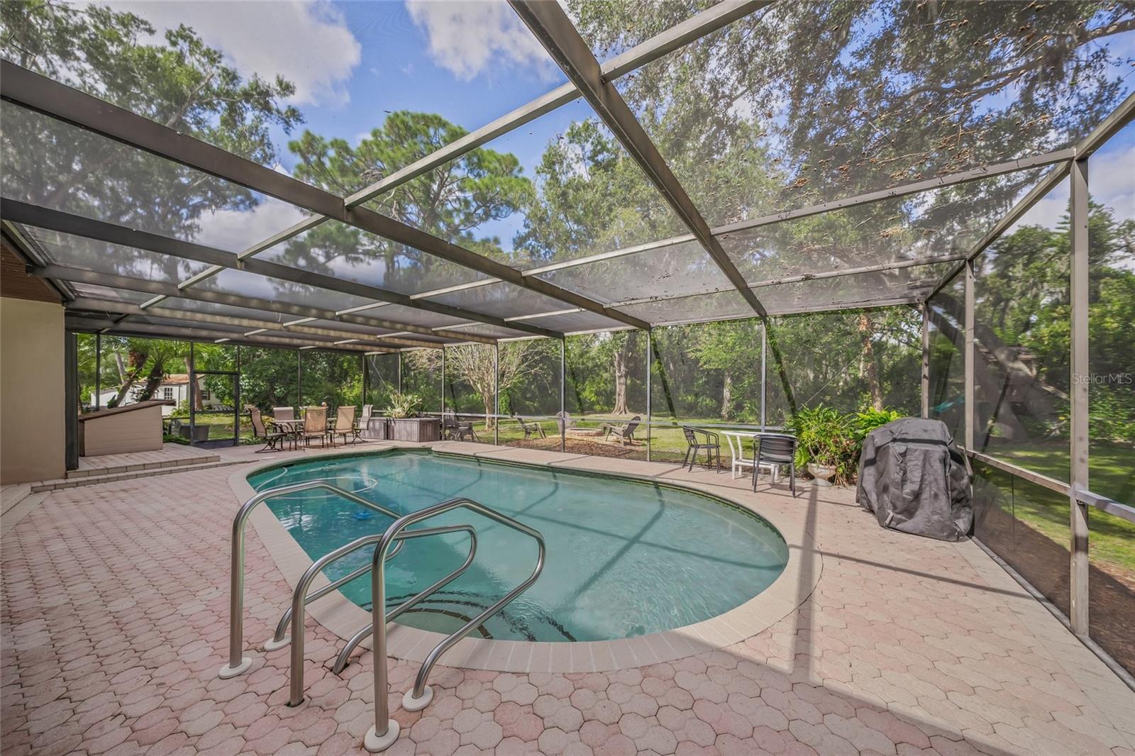 HIDDEN OAKS ESTATES - Residential