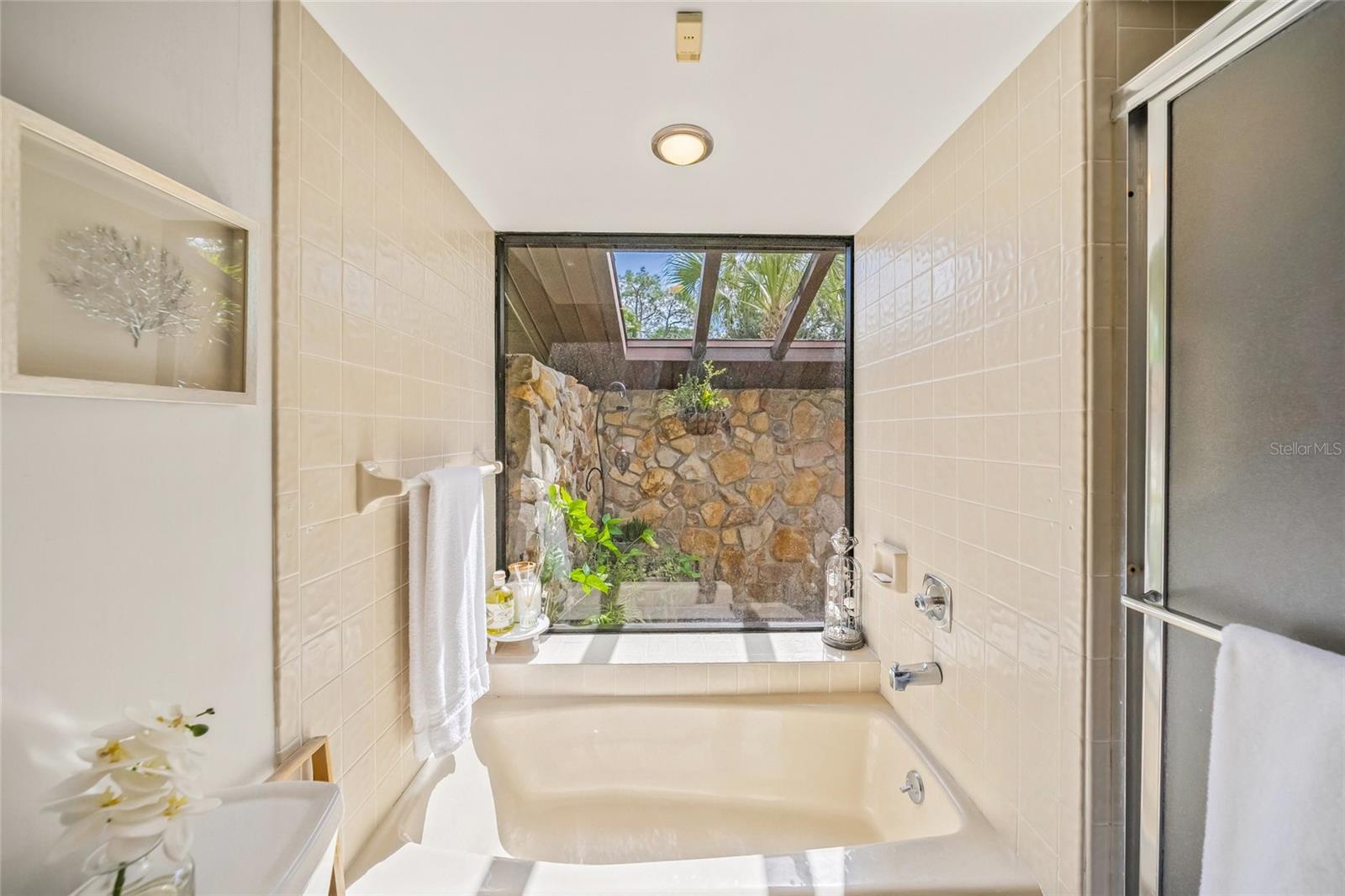 HIDDEN OAKS ESTATES - Residential