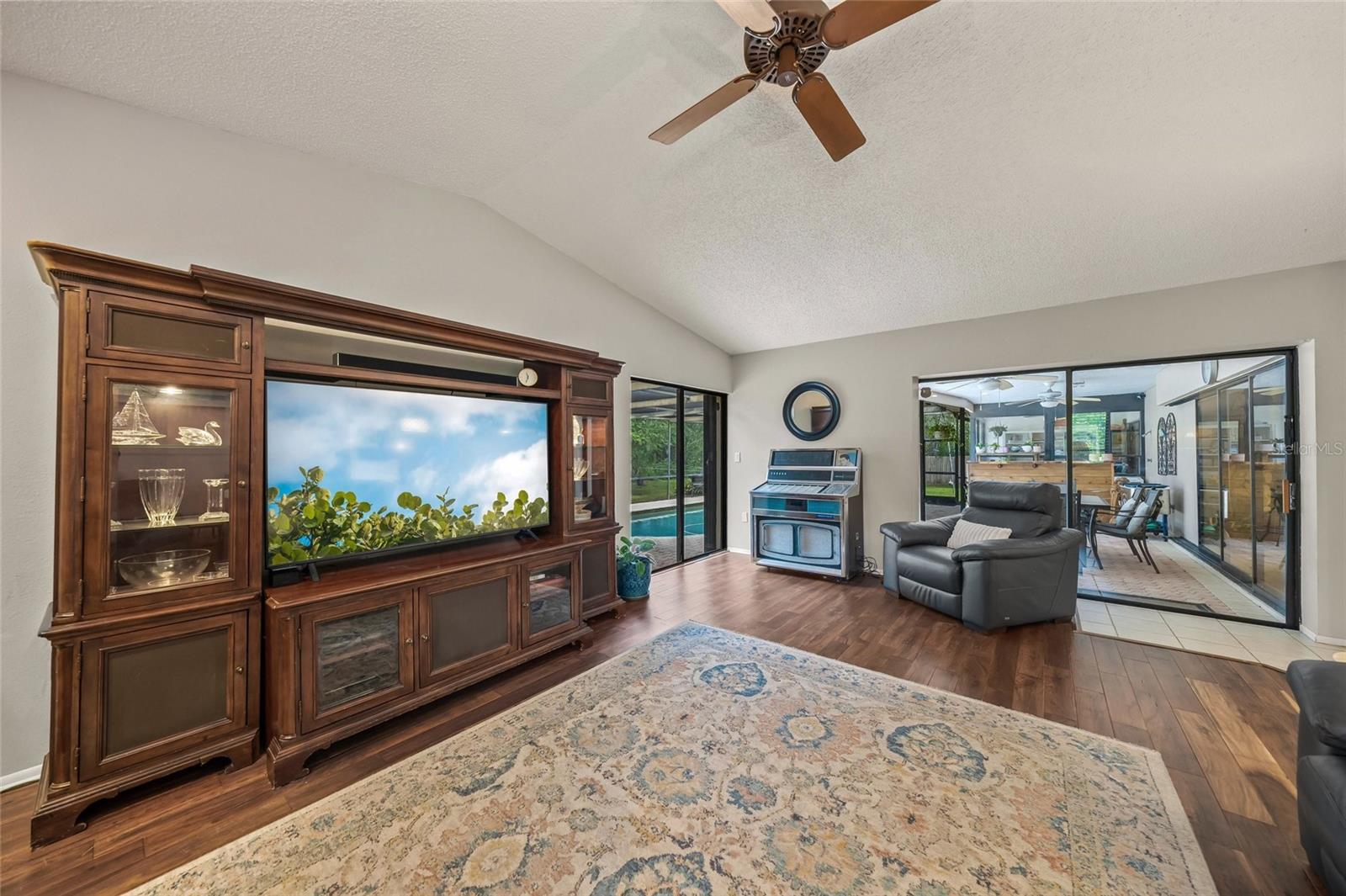 HIDDEN OAKS ESTATES - Residential