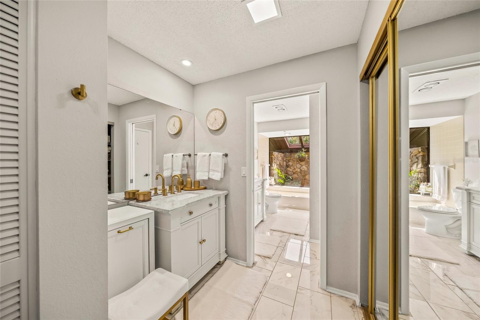 HIDDEN OAKS ESTATES - Residential