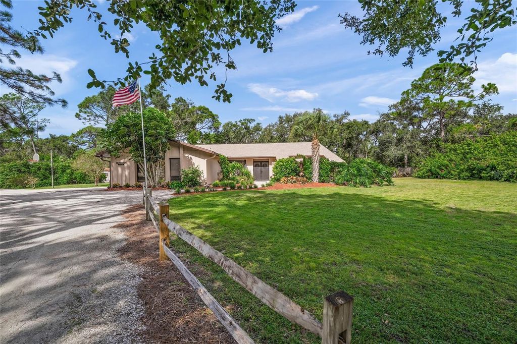 Photo of 4682 Stone Ridge Trail, Sarasota, FL 34232 (MLS # A4664798)