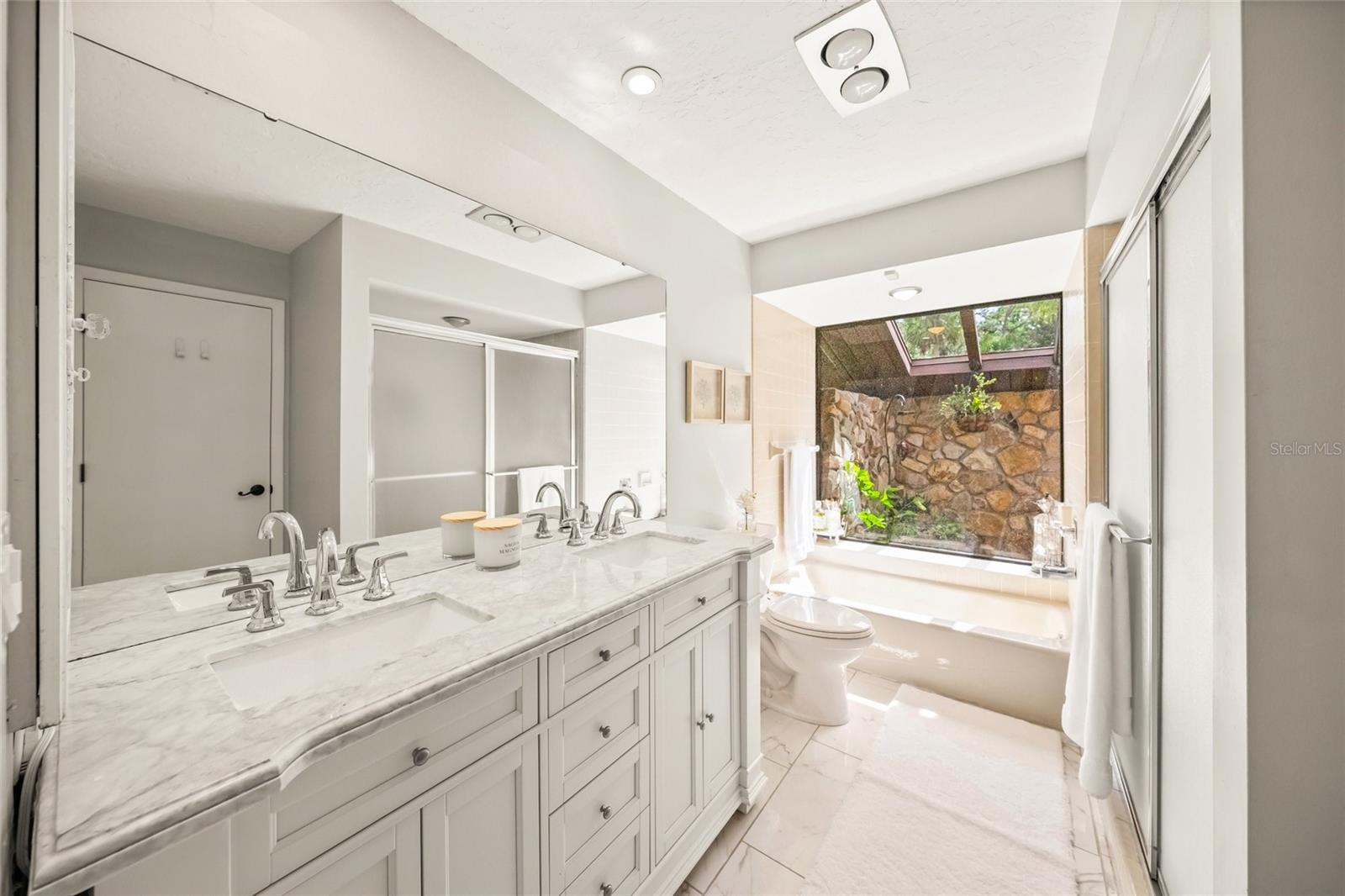 HIDDEN OAKS ESTATES - Residential