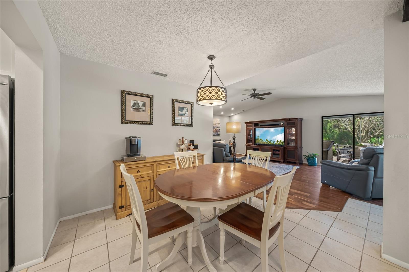 HIDDEN OAKS ESTATES - Residential
