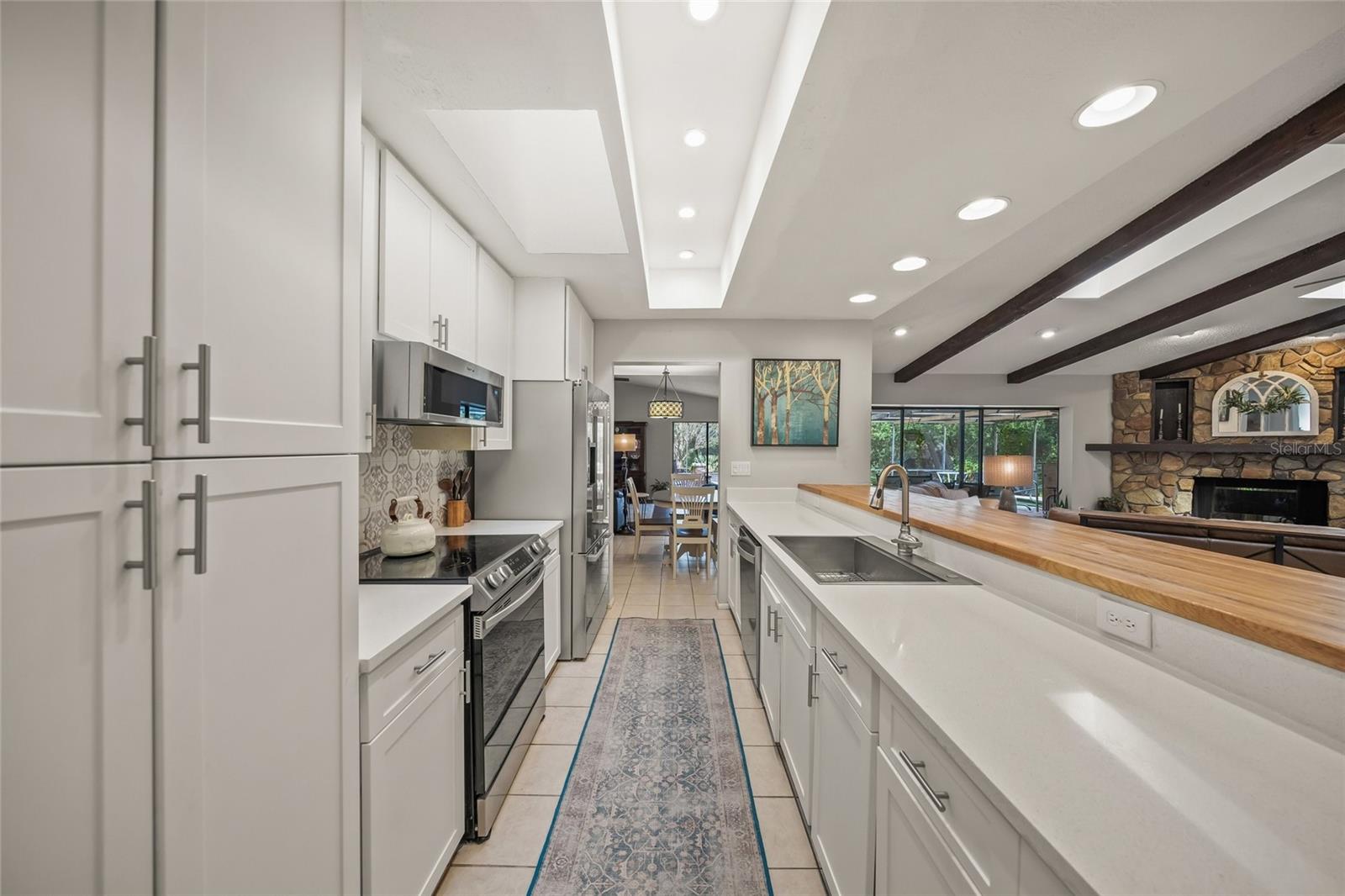HIDDEN OAKS ESTATES - Residential