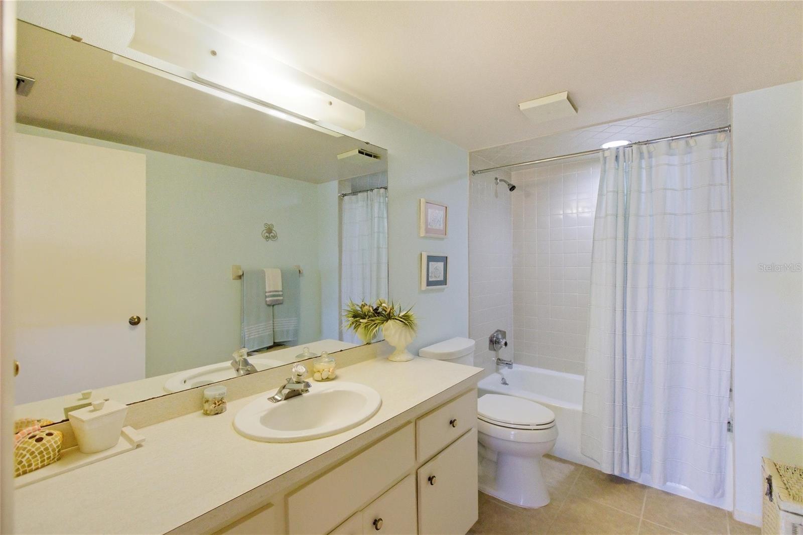 MARINA NORTH SHORE CONDO PH 01-04 - Residential