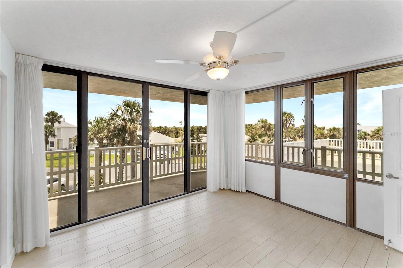 NAUTILUS CONDO - Residential