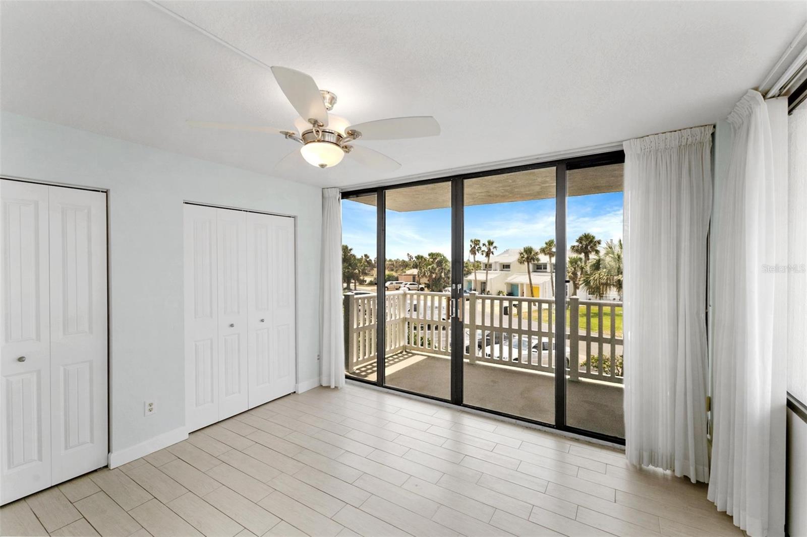 NAUTILUS CONDO - Residential