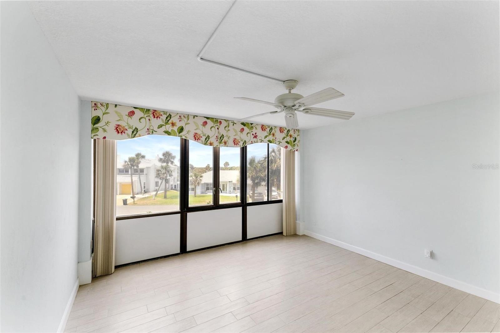 NAUTILUS CONDO - Residential