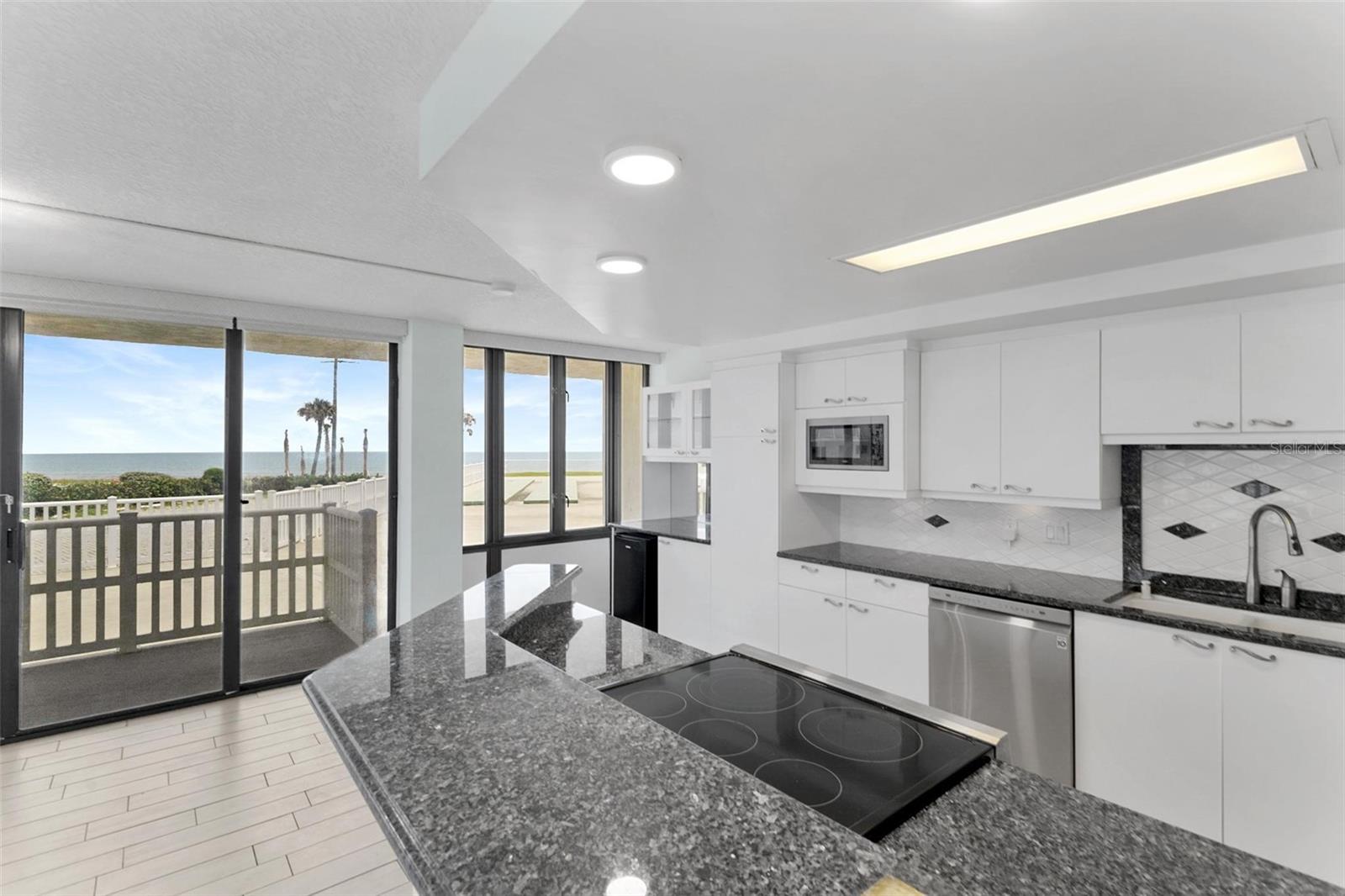 NAUTILUS CONDO - Residential