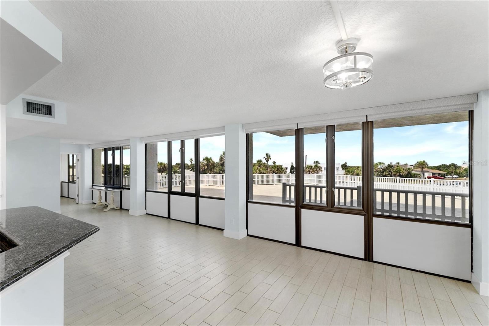 NAUTILUS CONDO - Residential