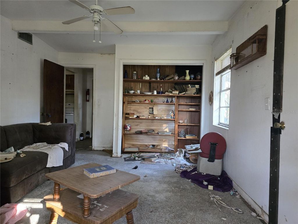 Photo of 1124 S Wiggins Road, Plant City, FL 33566 (MLS # P4937871)