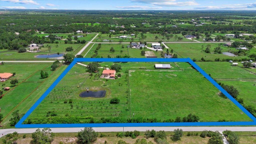 Photo of 6805 225th Street E, Bradenton, FL 34211 (MLS # A4656201)