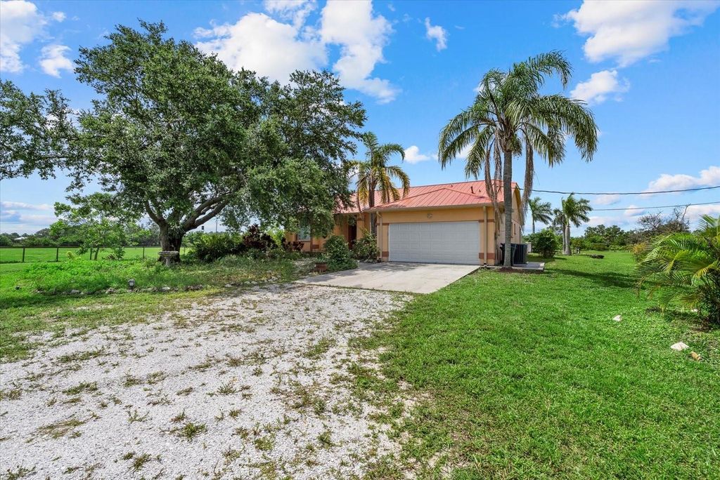 Photo of 6805 225th Street E, Bradenton, FL 34211 (MLS # A4656201)