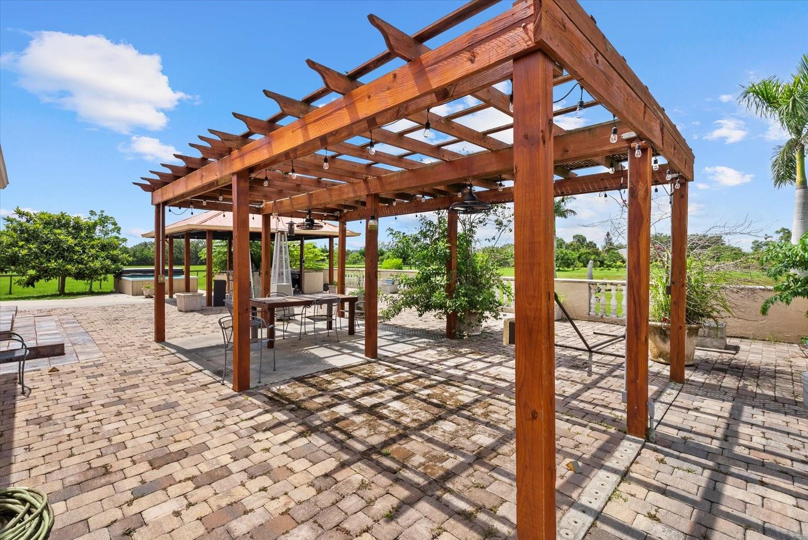 POMELLO PARK - Residential