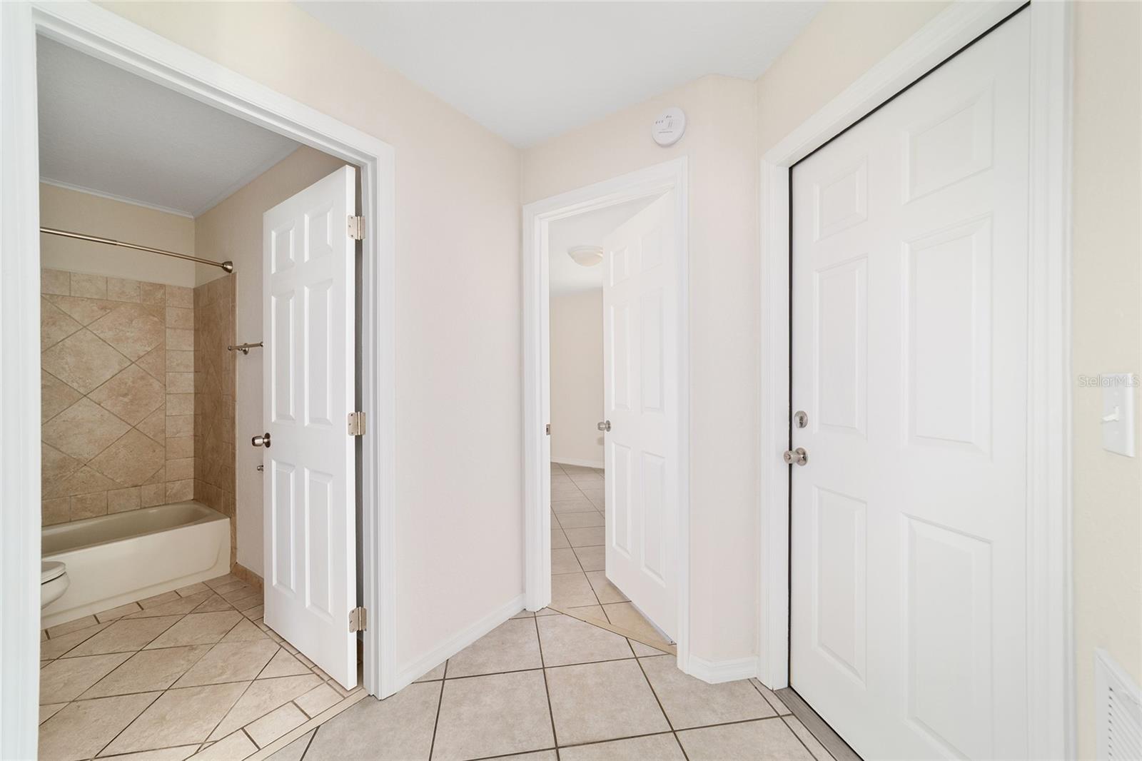 SEVILLA ESTATE - Residential Lease