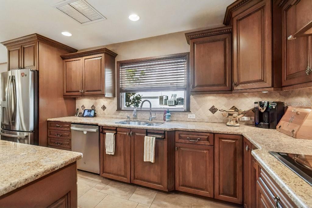 CONQUISTADOR BAYSIDE - Residential