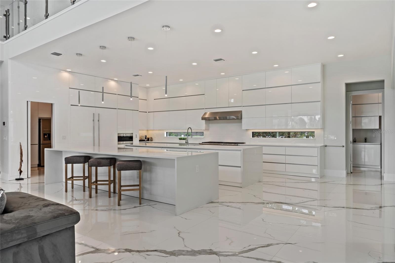 6159 HARBOUR TOWN COURT