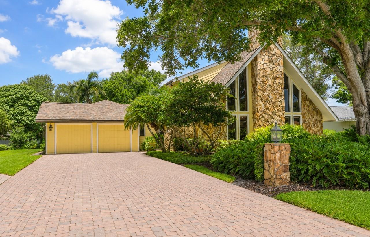 1944 LEVINE LANE