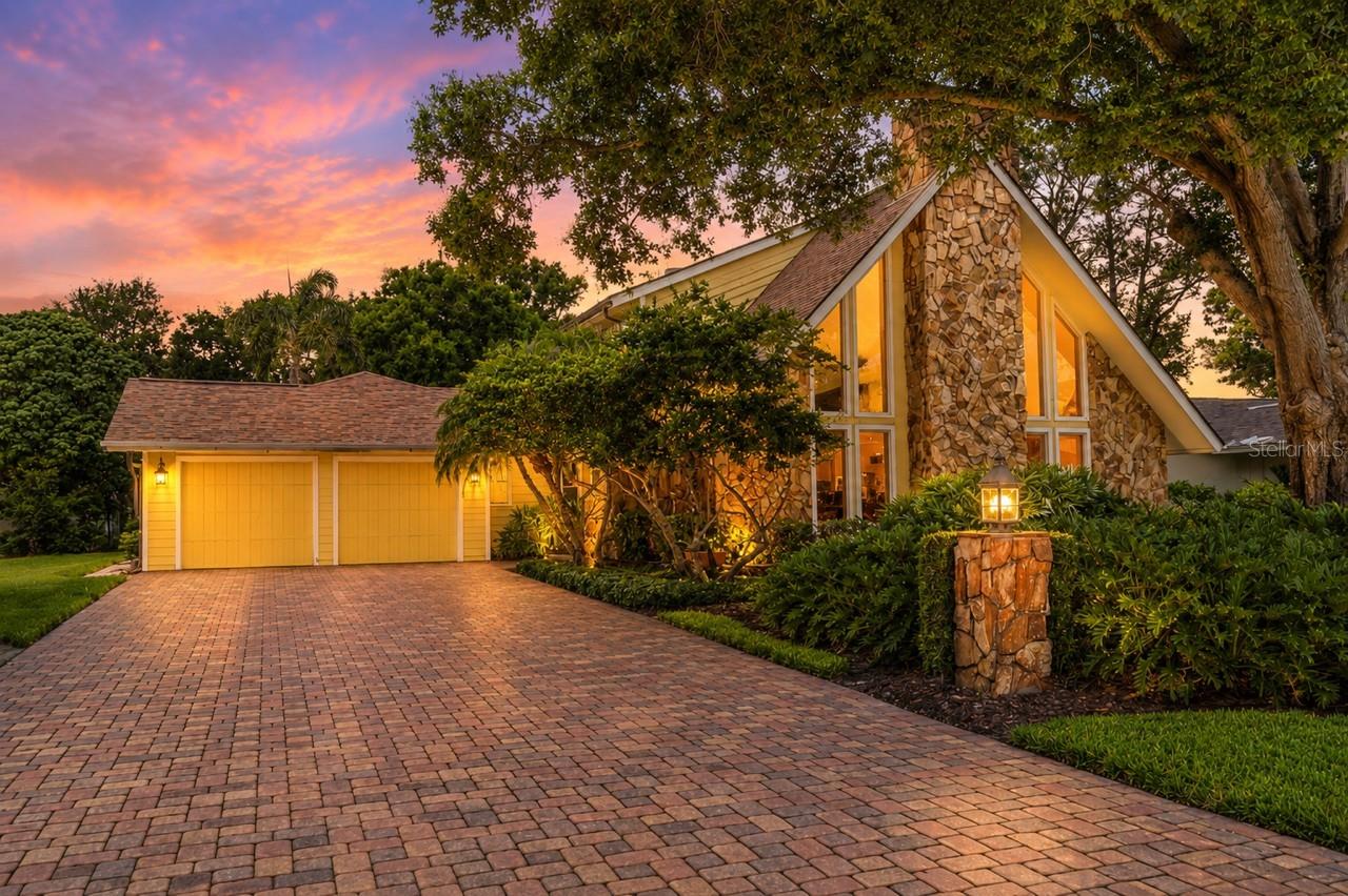 1944 LEVINE LANE