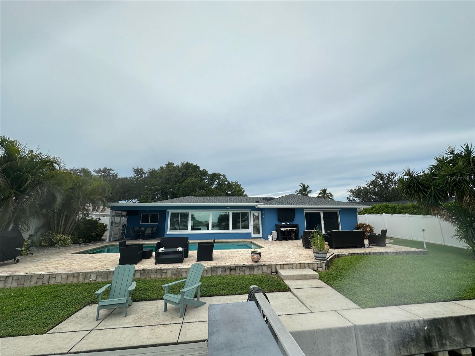 1894 TANGLEWOOD DRIVE NE