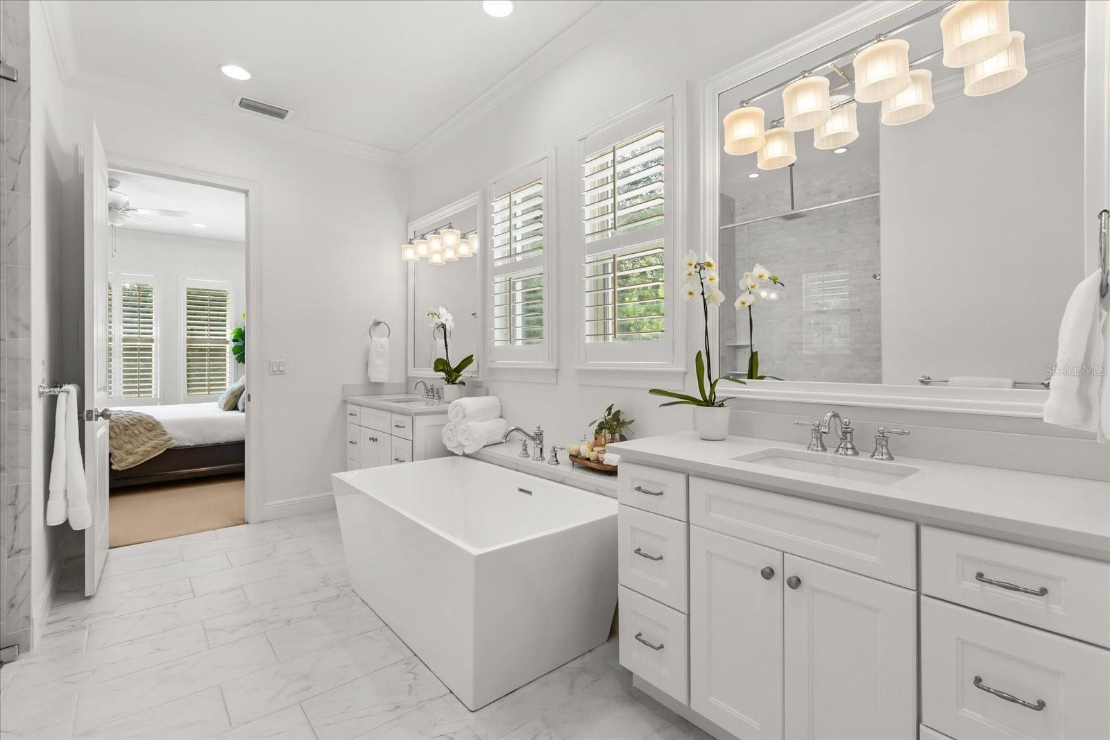 FLORA PARK 2ND ADD - Residential