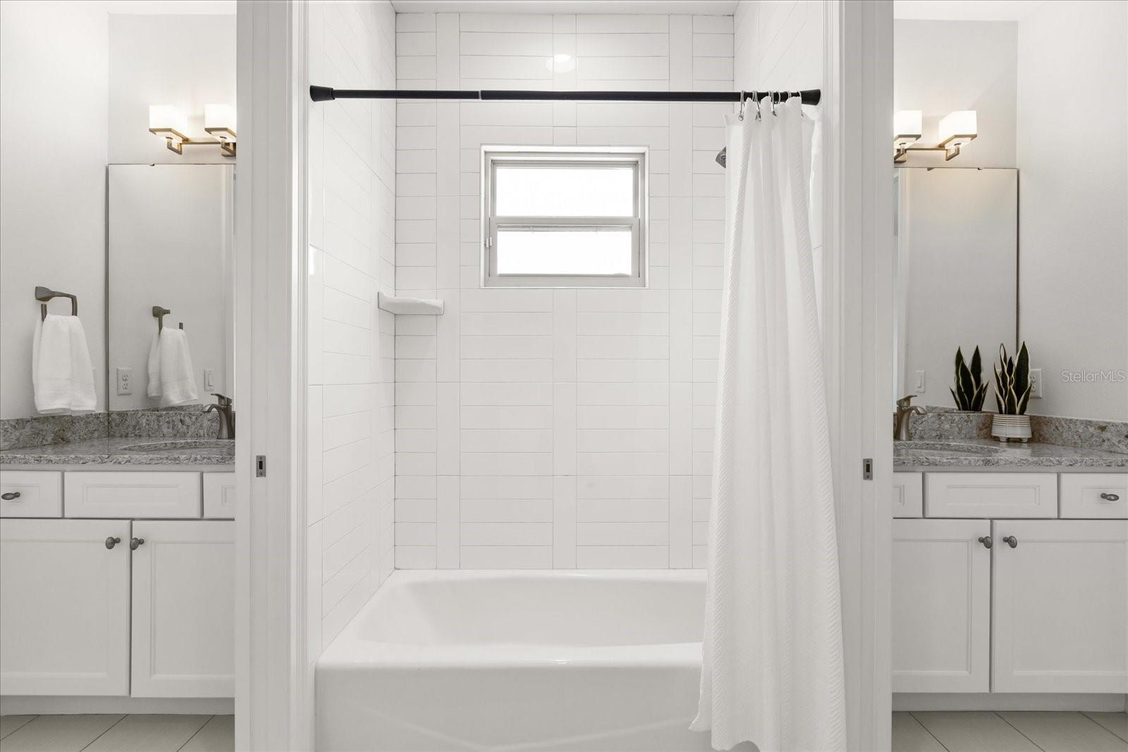 FLORA PARK 2ND ADD - Residential