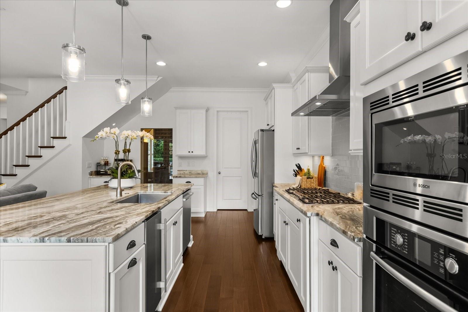 FLORA PARK 2ND ADD - Residential